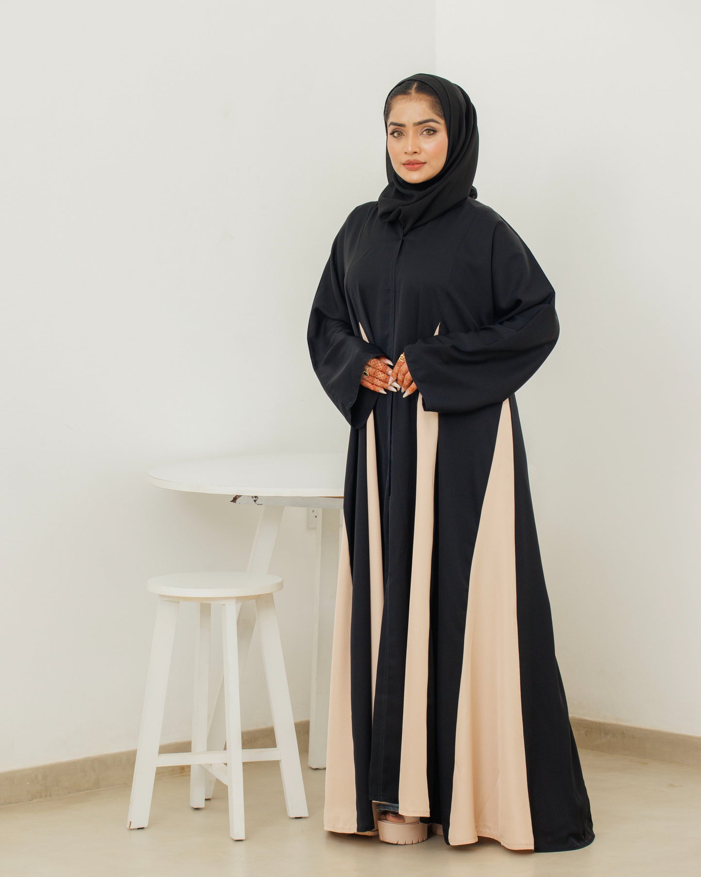 Elegant Dune Abaya