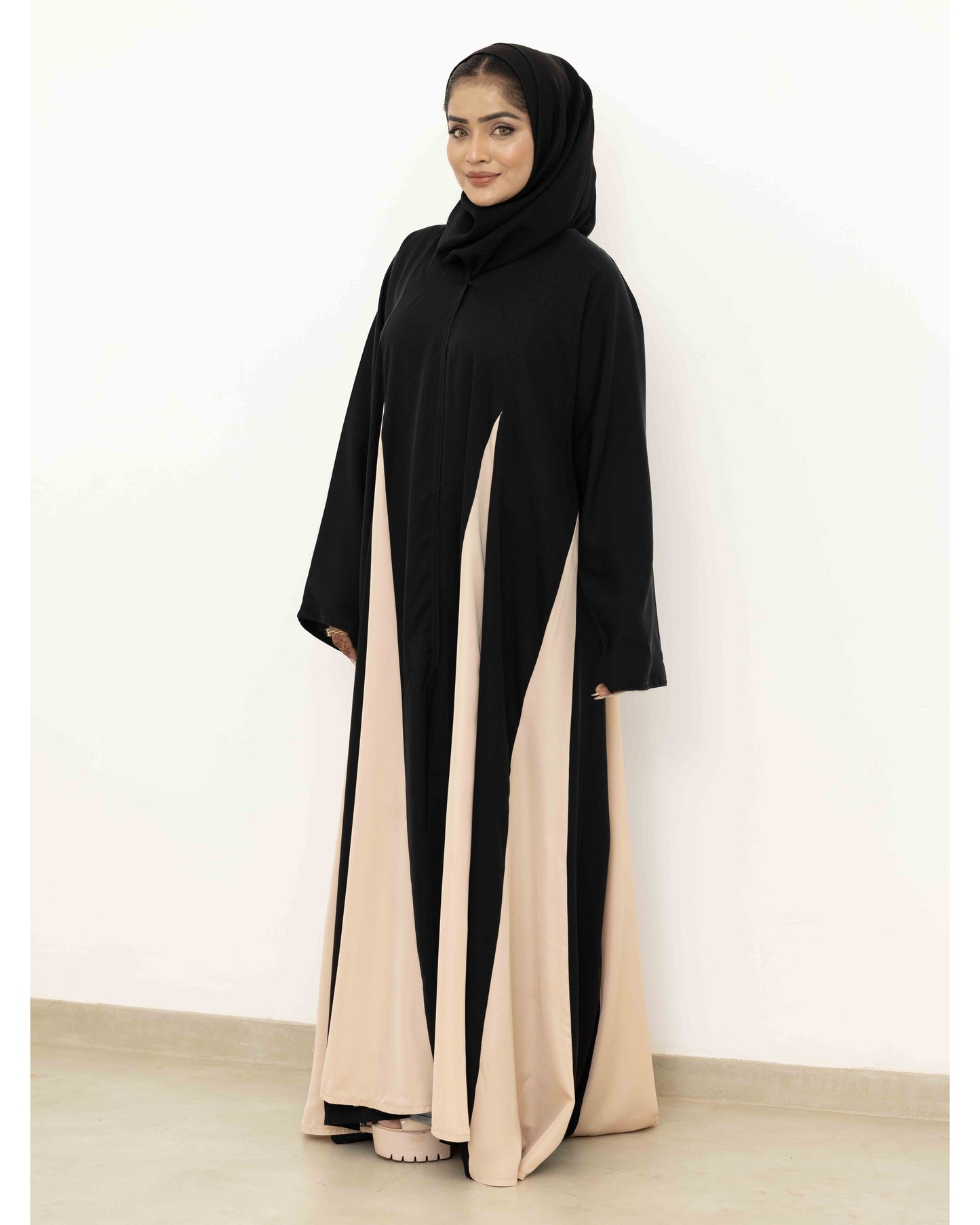 Elegant Dune Abaya