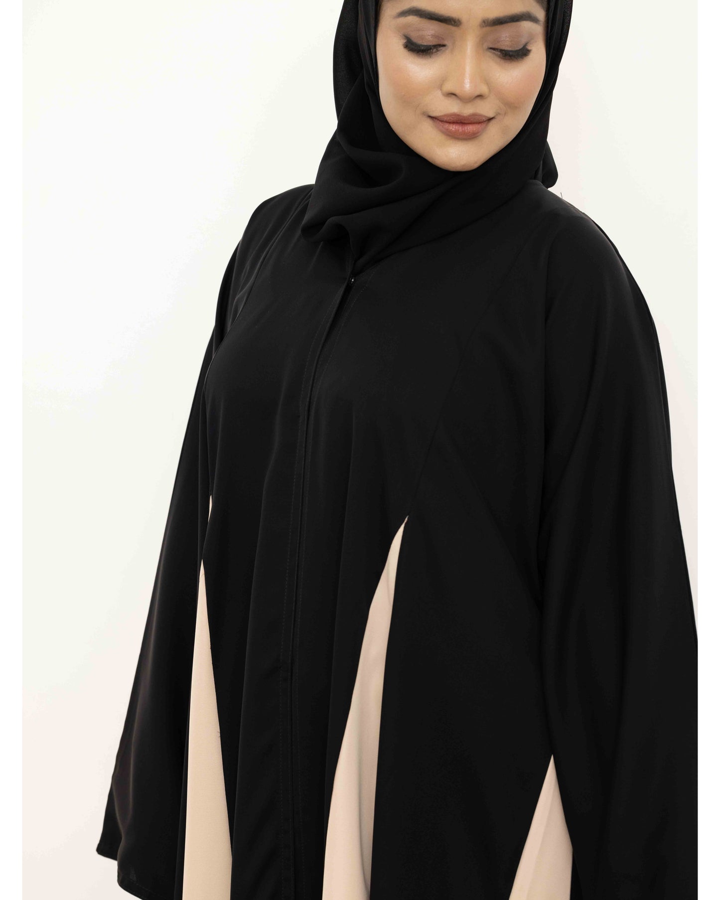 Elegant Dune Abaya