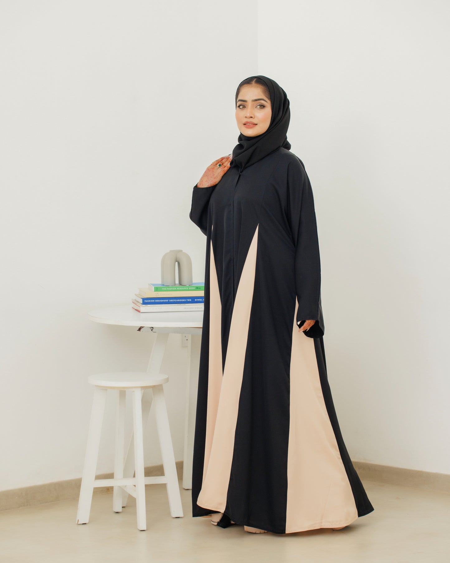 Elegant Dune Abaya