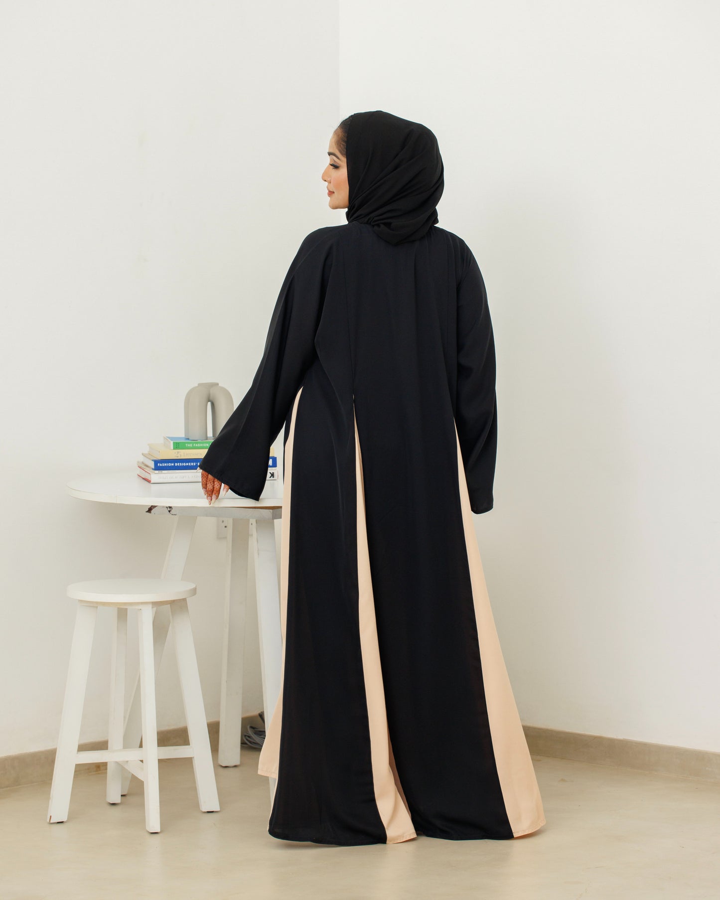 Elegant Dune Abaya