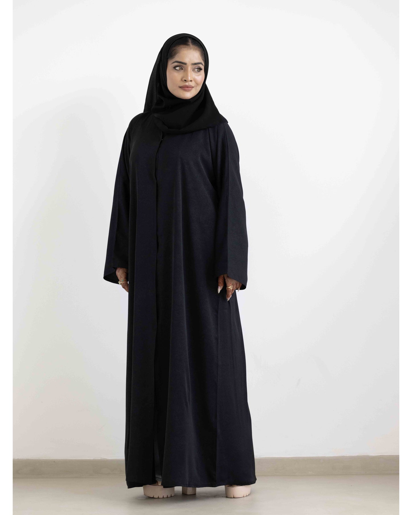 Midnight Elegance Abaya